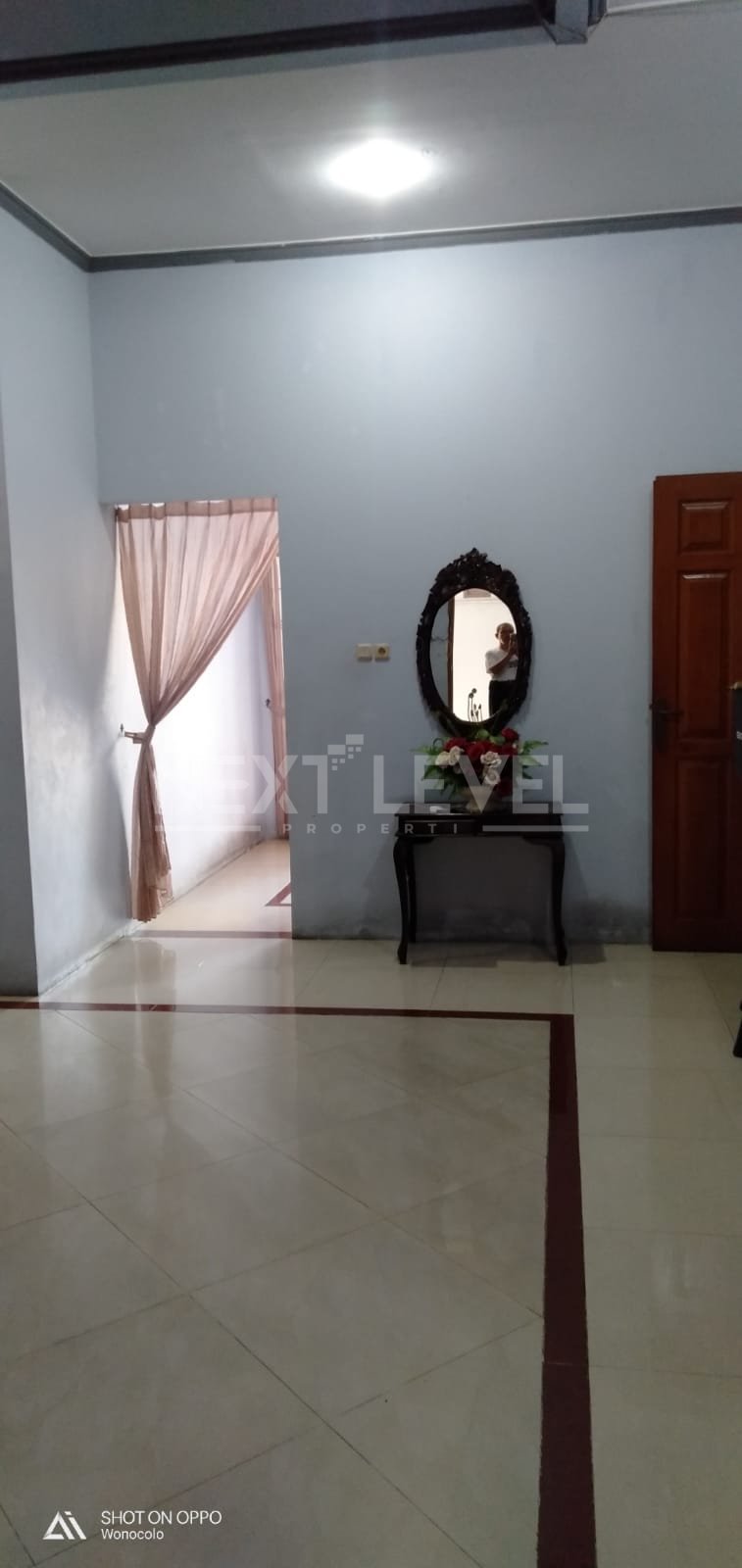Dijual rumah 2 lantai di jemursari timur 