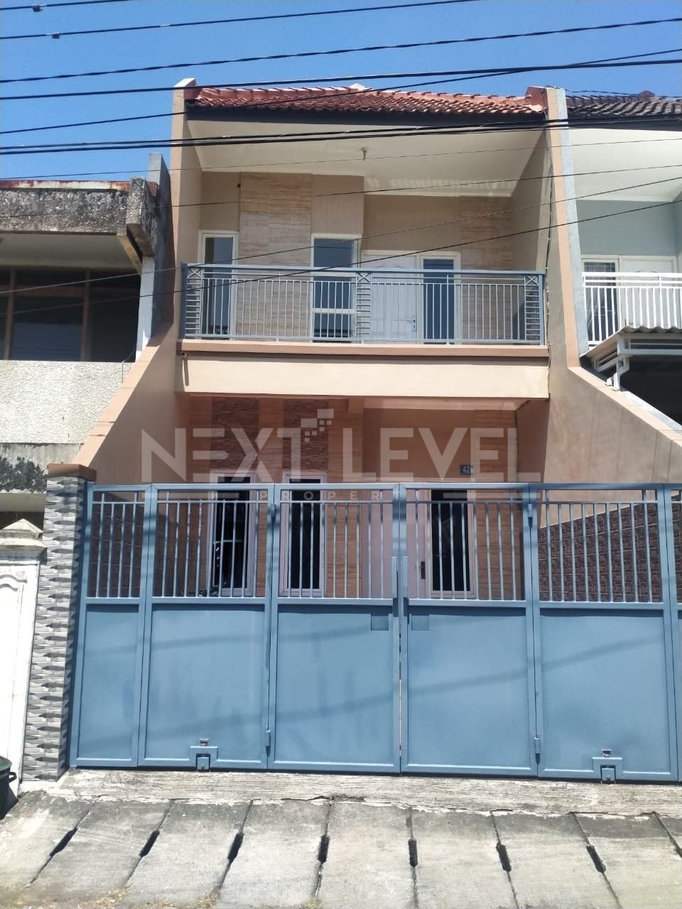 Dijual rumah baru siap untuk ditempati, di Lebak Arum, Surabaya.