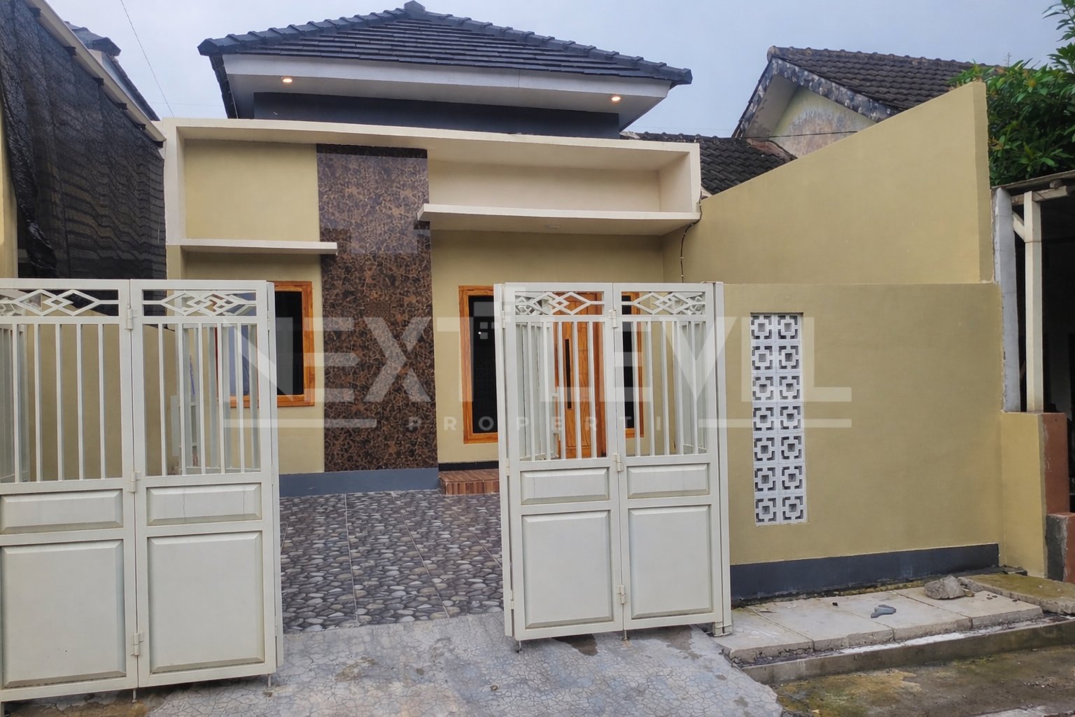 Rumah minimalis strategis  new Gress di pondok Manggala 