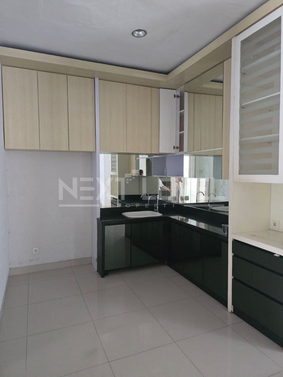 Dijual Rumah Pakuwon Indah The Mansion Minimalis Strategis Siap Huni