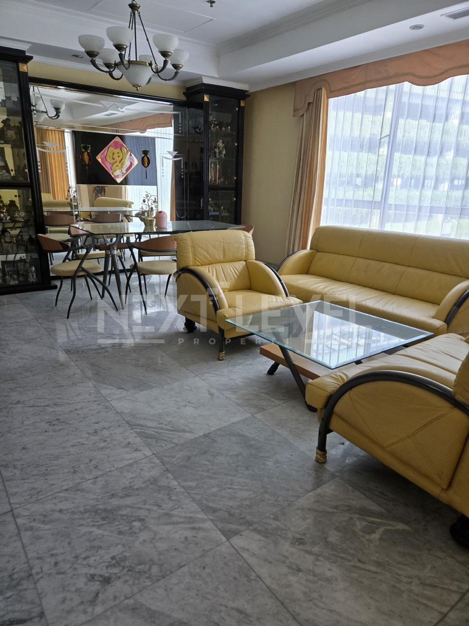 Regency Condominium Tunjungan Plaza lt 17