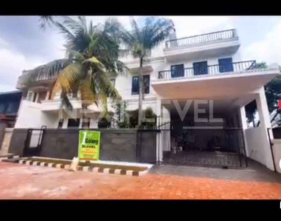 RUMAH BARU 2 LANTAI DALAM CLUSTER