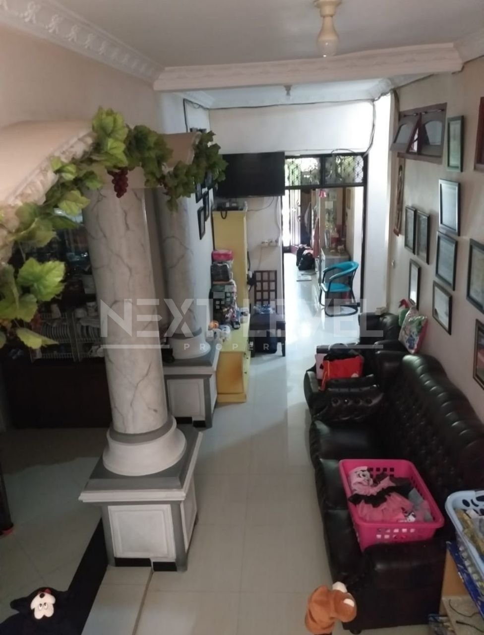 Dijual Rumah Simpang Darmo Permai Selatan Minimalis Strategis Siap Huni