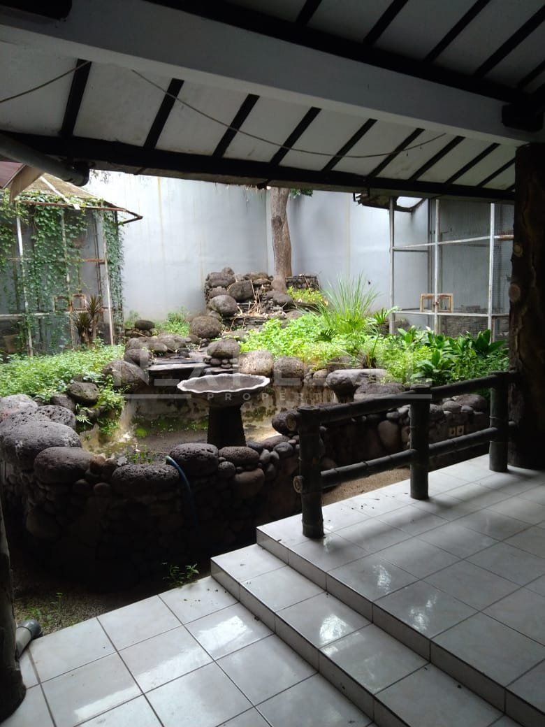 Rumah Kebonsari Elveka