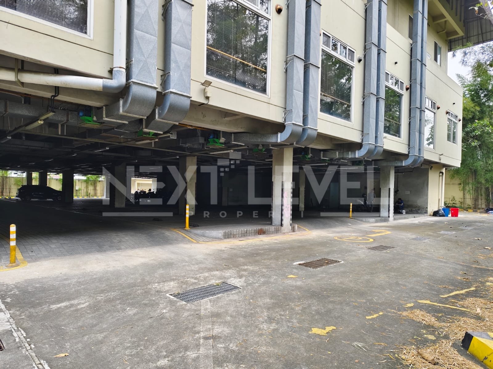 Gedung Commercial di Lippo Cikarang 