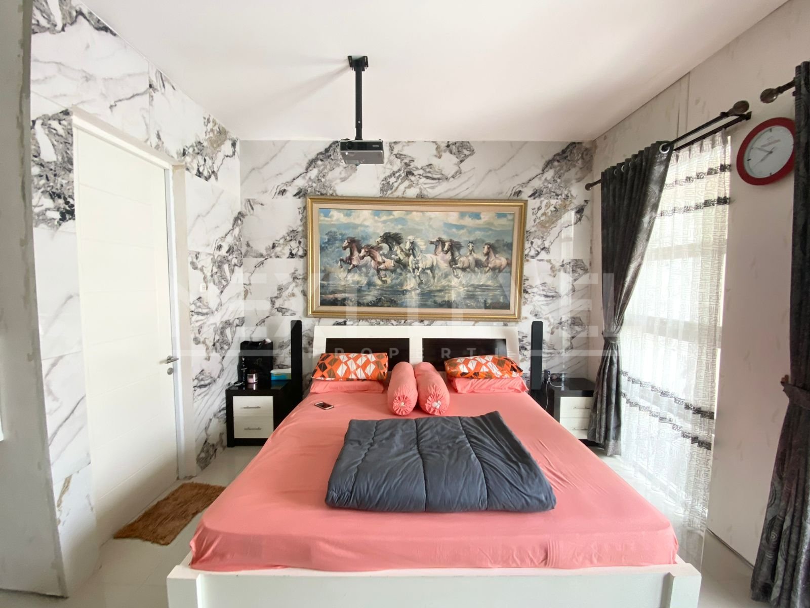 Dijual Cepat Rumah Mewah Royal Residence Wiyung
