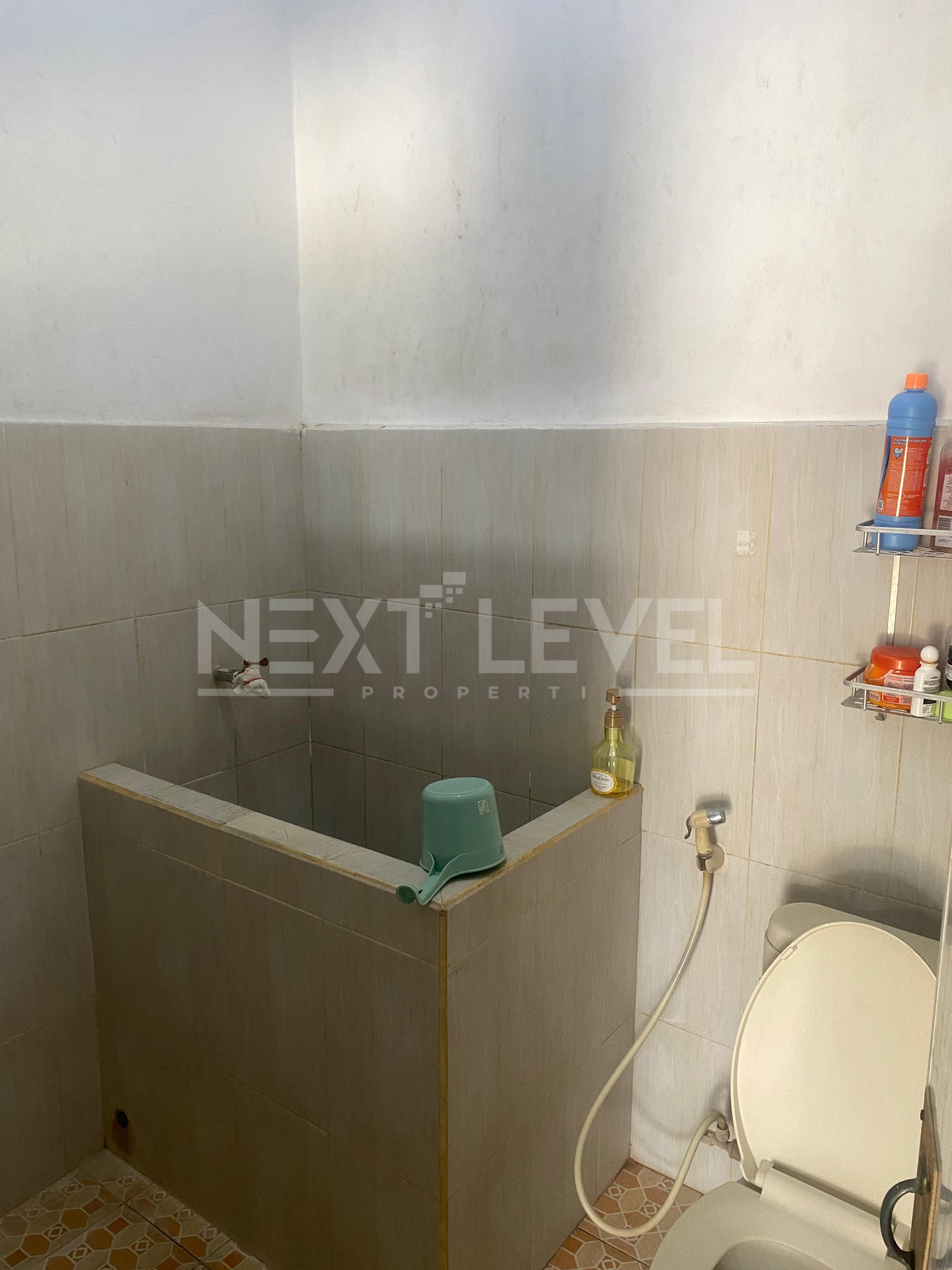 Investasi Rumah Potensial di Simpang Karate Malang. Dekat Alun-Alun Kota Batu, BNS, Jatim Park, Jatim Park 2 & Museum Satwa, Museum Angkut, Eco Green Park, Lippo Plaza Batu, RS Baptis Batu dan RSU Karsa Husada Batu. MLG00073