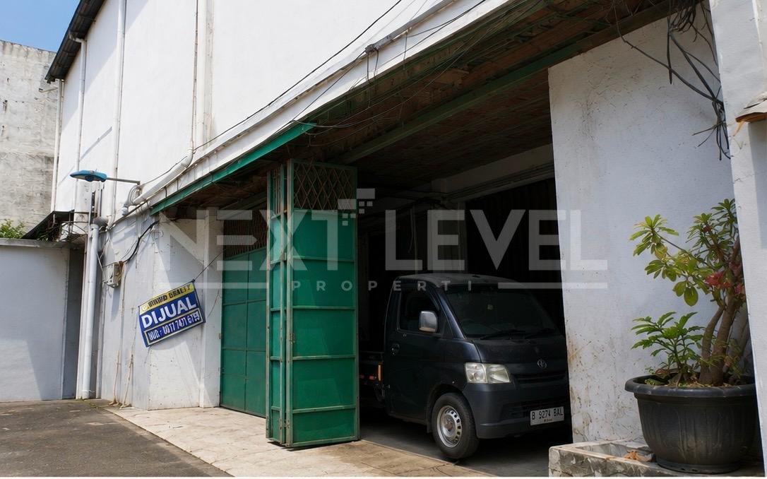Jual Gudang di Madu Taman Sari, Cocok Dibuat Kos, 3.5 Lantai, Lokasi Strategis