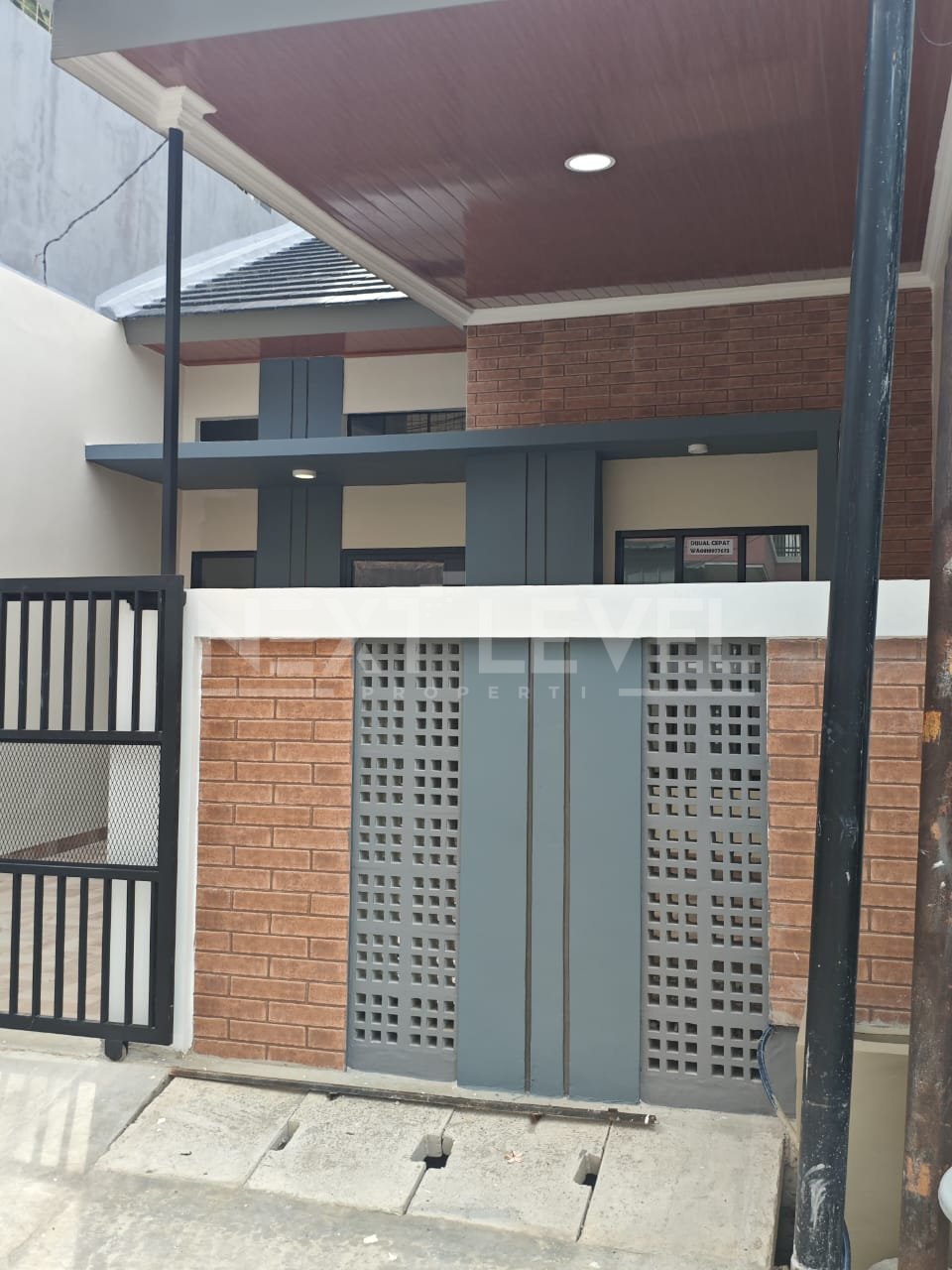 Rumah Baru renovasi siap huni di kota Harapan Indah Bekasi 