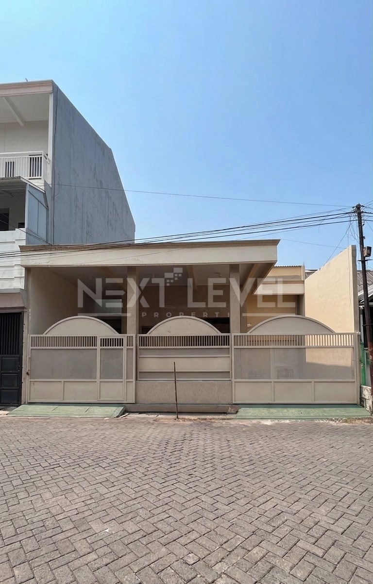 Jual Rumah Lebak Jaya II Utara, Surabaya Timur - Tanah Luas 12x18, Carport 2 Mobil, Siap Huni