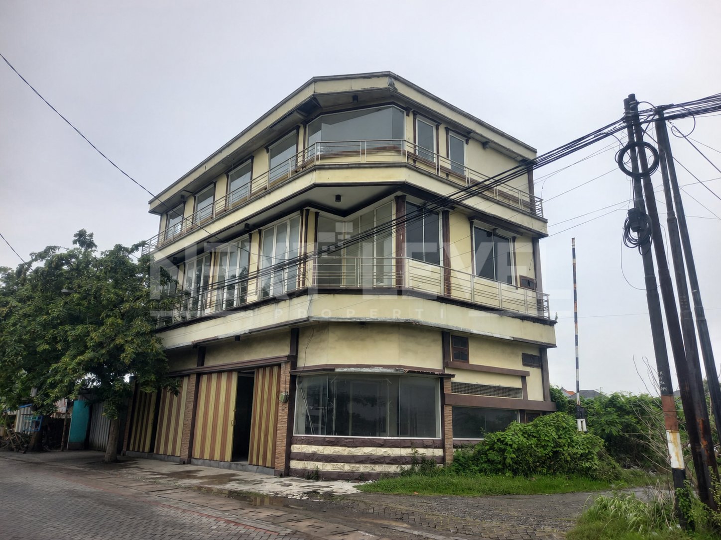 Ruko Komersial 3 Lantai Strategis di Keputih Surabaya. Dekat Kampus ITS, Airlangga, Pakuwon City, Pantai Kenjeran, Galaxy Mall Surabaya.BPRMLG00010