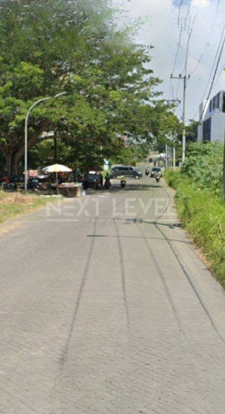 *Dijual Rumah di Oasia Dian Istana Surabaya*