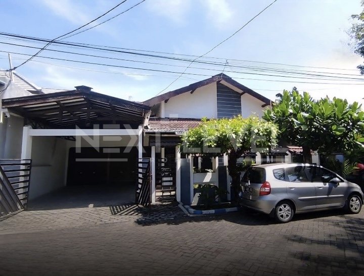 Dijual Rumah Strategis Siap Huni di Manyar Jaya Surabaya Timur
