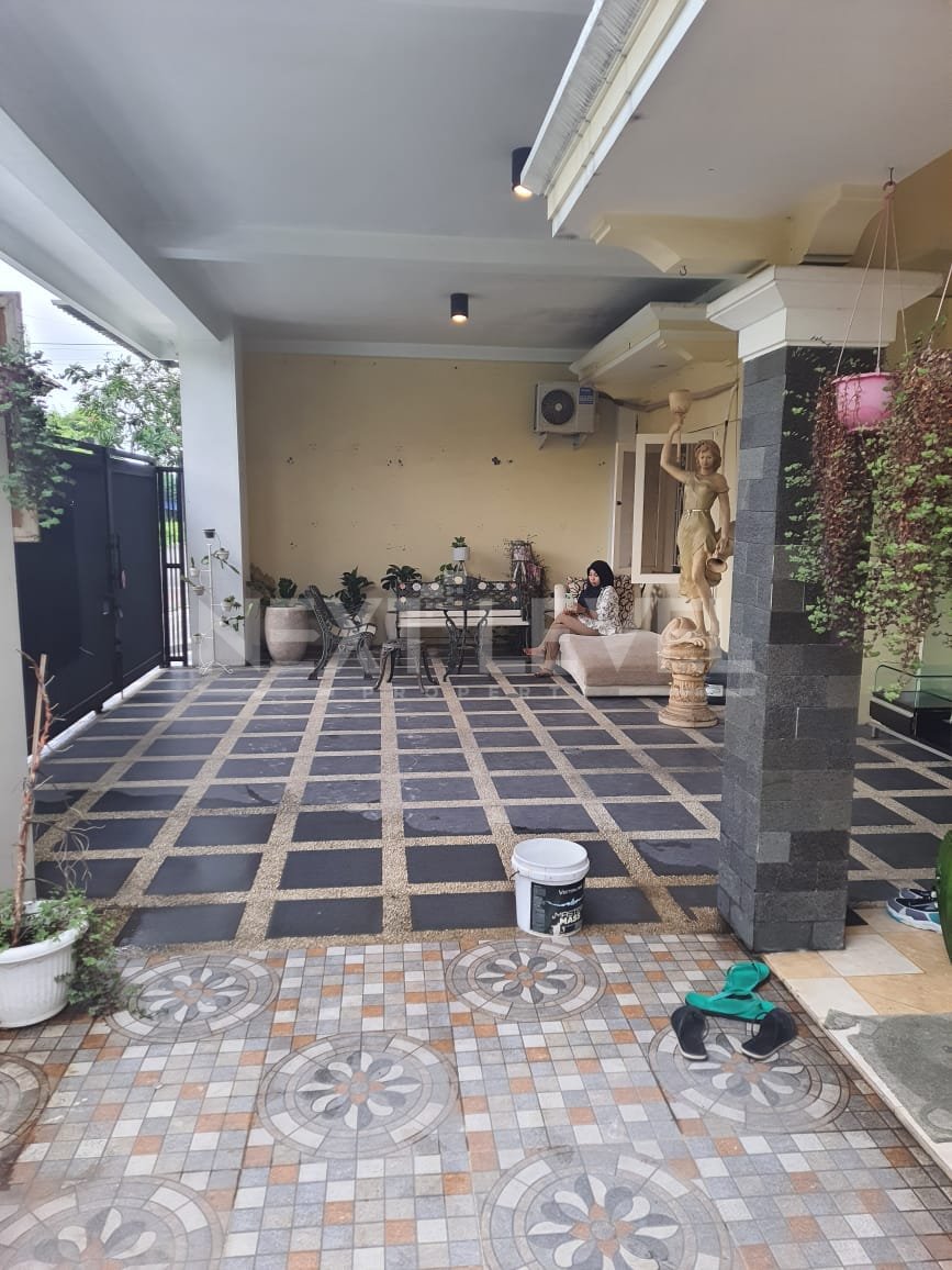 Dijual Rumah Raya Babatan Pratama Depan Jalan Utama