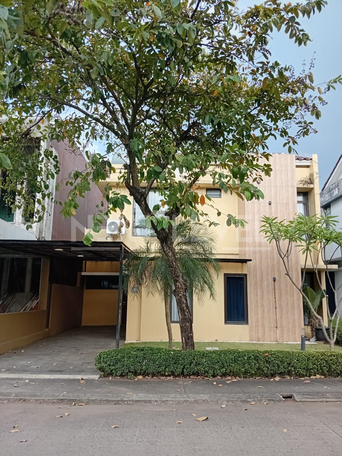 Rumah cantik di jual di Lippo Cikarang 