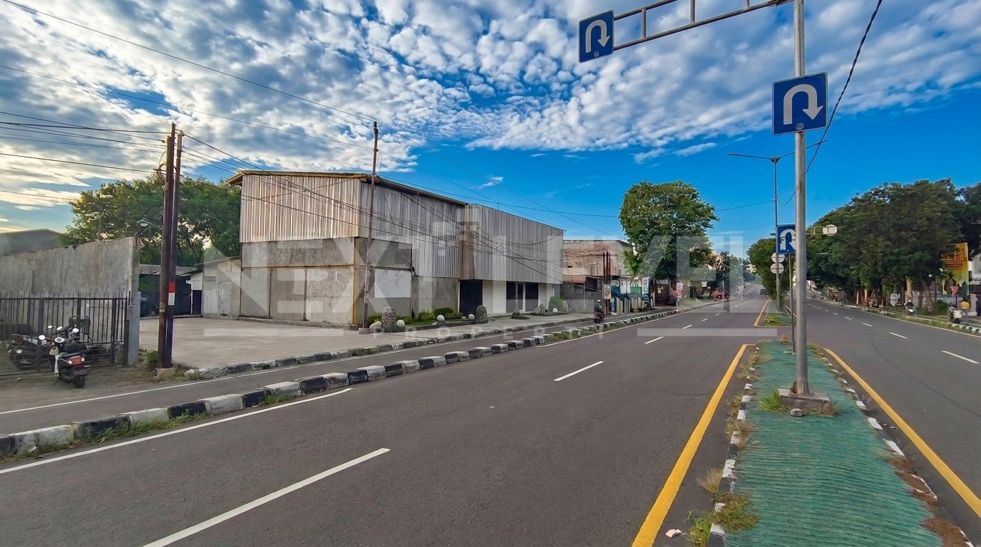 Disewakan Gudang Alat Berat di Ring Road Barat