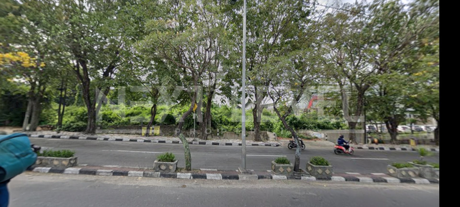 DIJUAL SEGERA! Tanah di jalan Raya Veteran Gresik. Lokasi tepi jalan cocok untuk showroom, kantor, Gudang dll