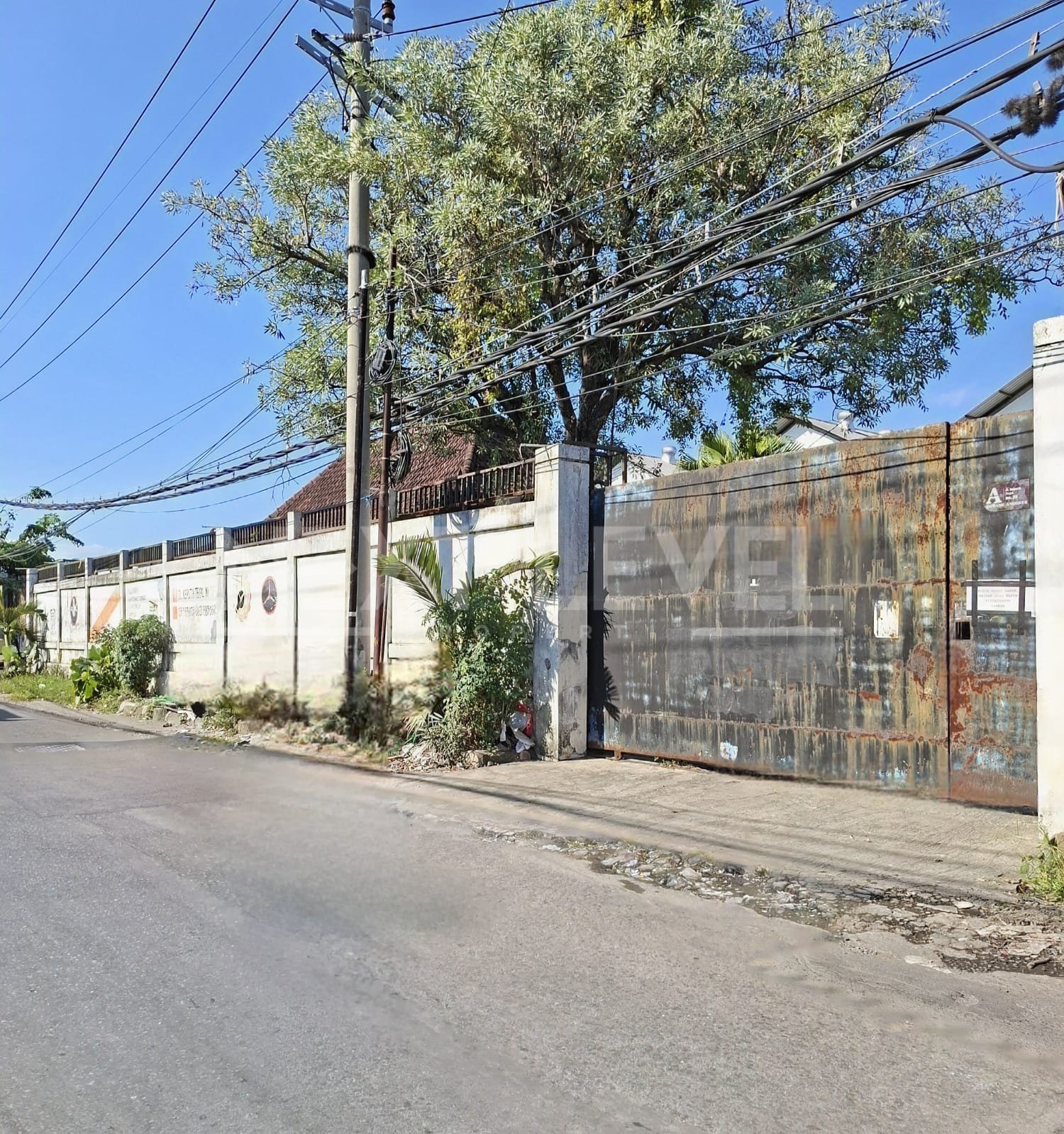 DIJUAL SEGERA, Tanah dan bangunan pergudangan di Keputih Tegal Surabaya
