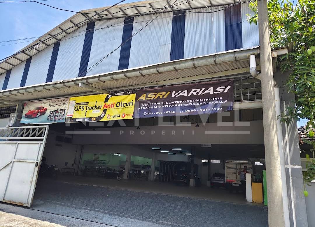 DIJUAL SEGERA! Gudang dan kantor Variasi mobil di perumahan Pucang Indah Sidoarjo 