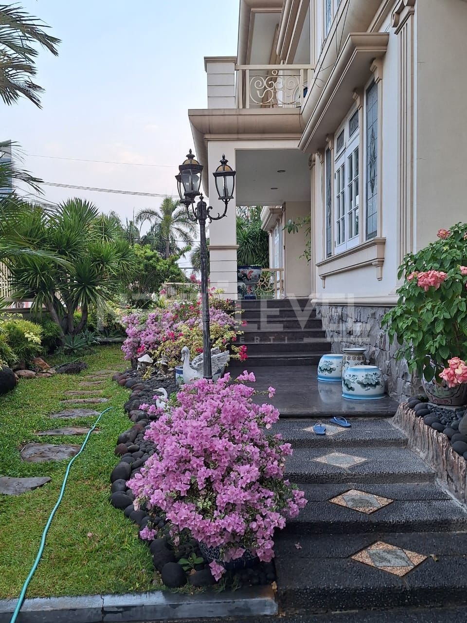 Dijual Rumah HOOK Prestisius Bintang Diponggo 