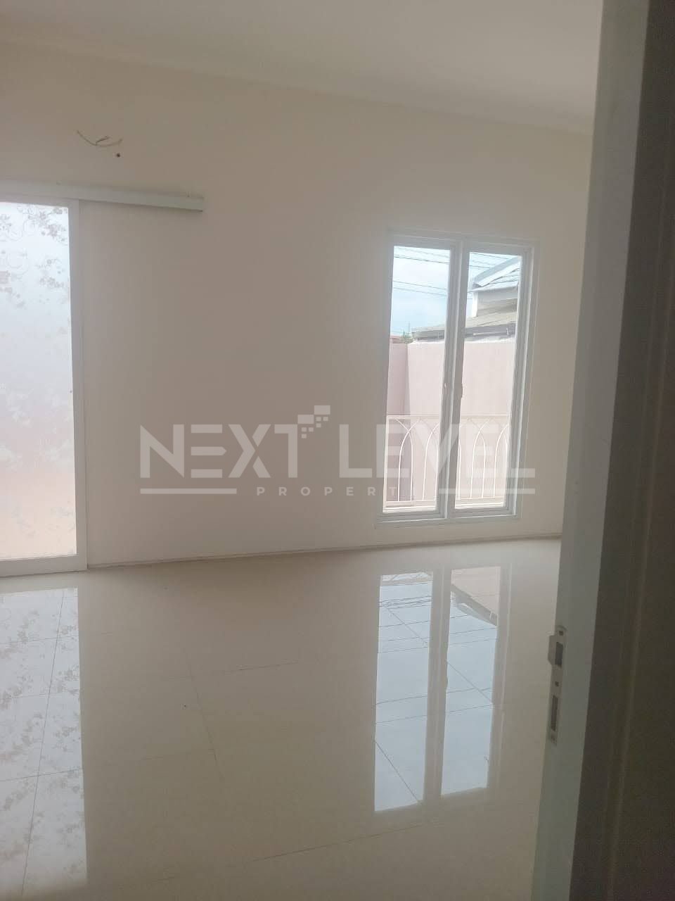 Dijual Rumah Royal Residence Baru Gress Minimalis Strategis Siap Huni