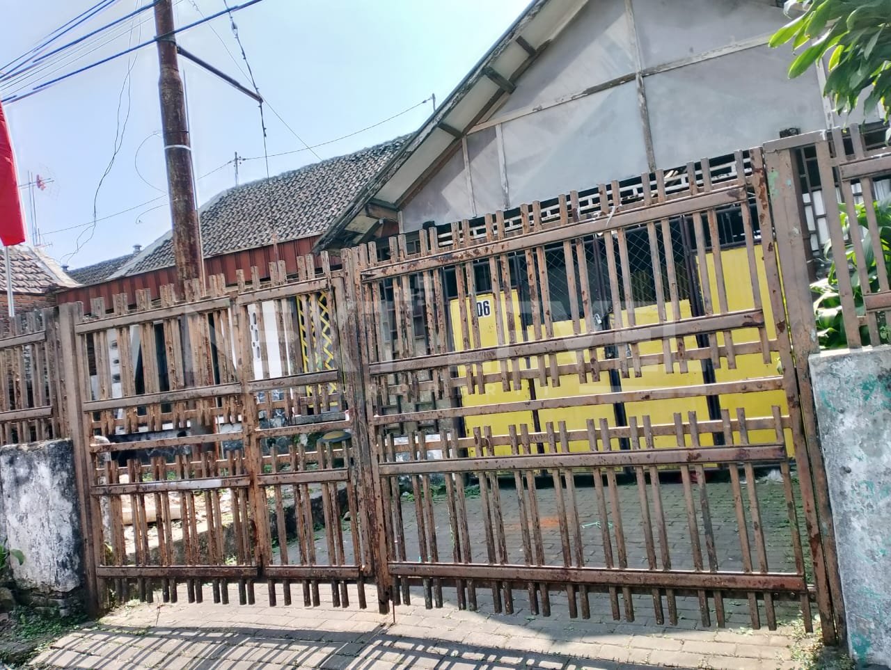 Tanah Komersial di Klojen. Dekat dengan pasar Tawangmangu, Stasiun Malang, Jalan Ijen.MLG00089
