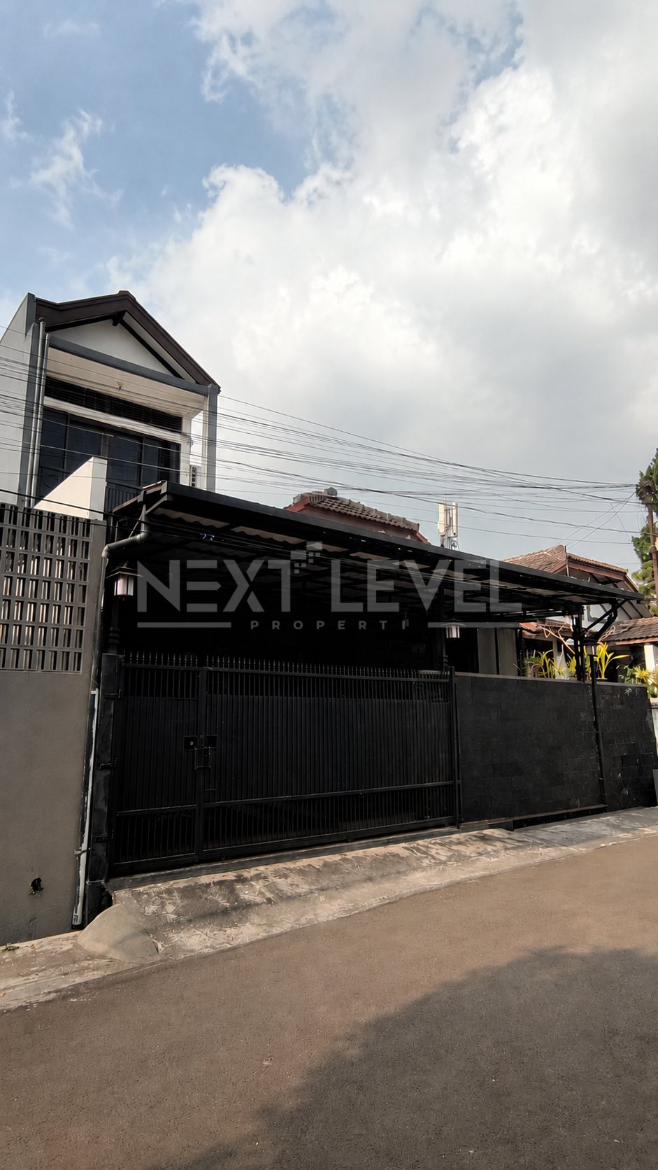 Rumah SHM 1,5 Lantai Siap Huni di Nusa Sari Utara Cimahi | LT 188 m² LB 210 m²