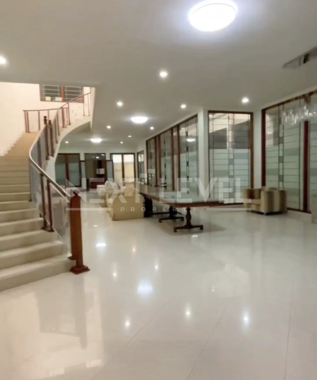 DI JUAL RUMAH PUSAT KOTA SURABAYA