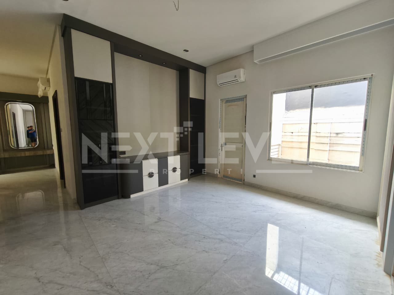 Dijual rumah bagus di graha family Surabaya barat BUYER ONLY