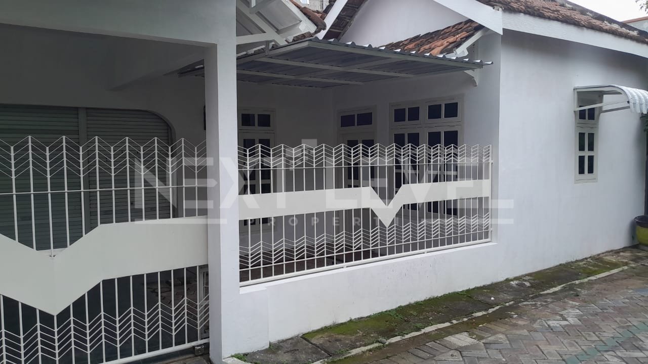 Rumah Siap Huni di Boyolangu Tulungagung. Dekat lun-Alun Tulungagung, RSUD dr. Iskak, Stasiun Tulungagung, Pasar Ngemplak. MLG00104