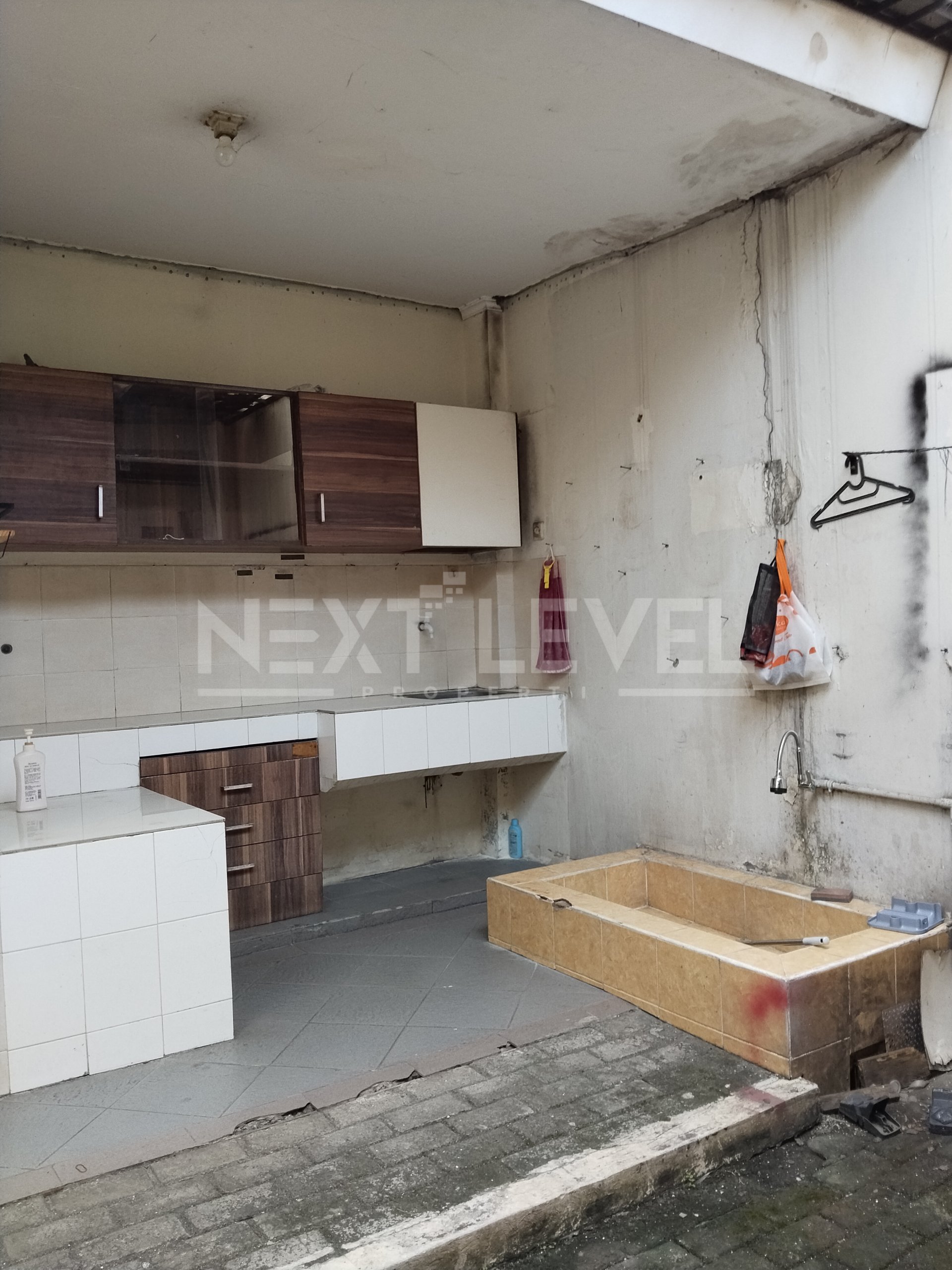 Di Jual Ruko Aralia Harapan Indah Bekasi 