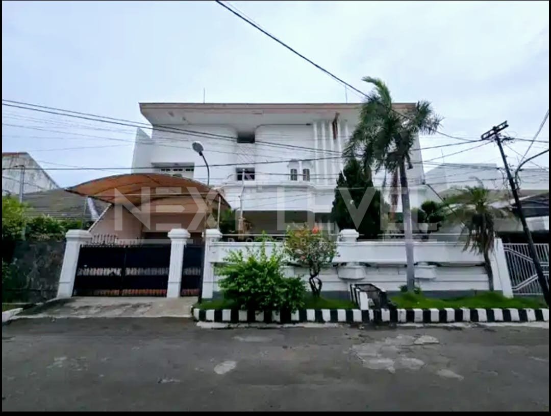 DIJUAL RUMAH MANYAR KERTOARJO JUAL CEPAT BU
