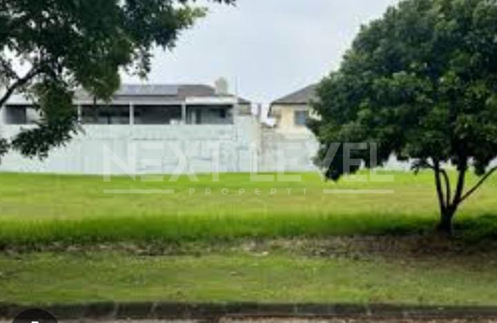 Dijual tanah di graha Natura Surabaya barat