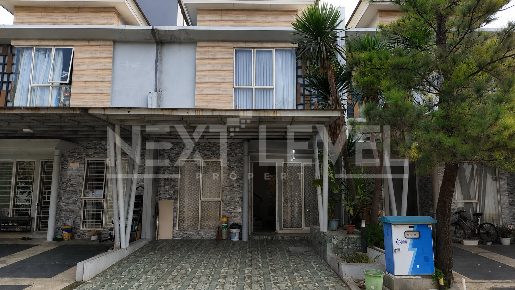 Dijual Rumah Renov 2 Lantai North Mississippi, Jakarta Garden City