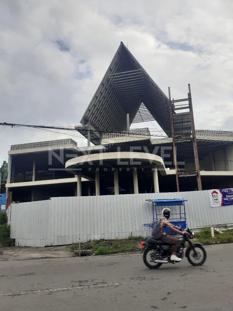 Gedung Komersial 3 Lantai di Terusan Dieng. Dekat Kampus UB, Kampus UM, Jalan Ijen, Matos, MOG. MLG00117