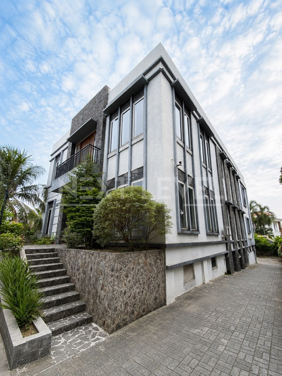 Dijual Mini Building Cocok untuk Usaha di Buaran, Jakarta Timur