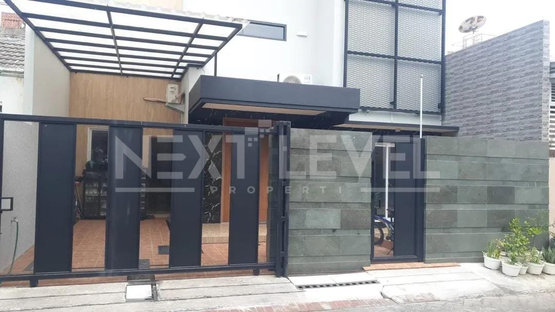 Rumah Modern Minimalis Simpang Darmo Permai Siap Huni