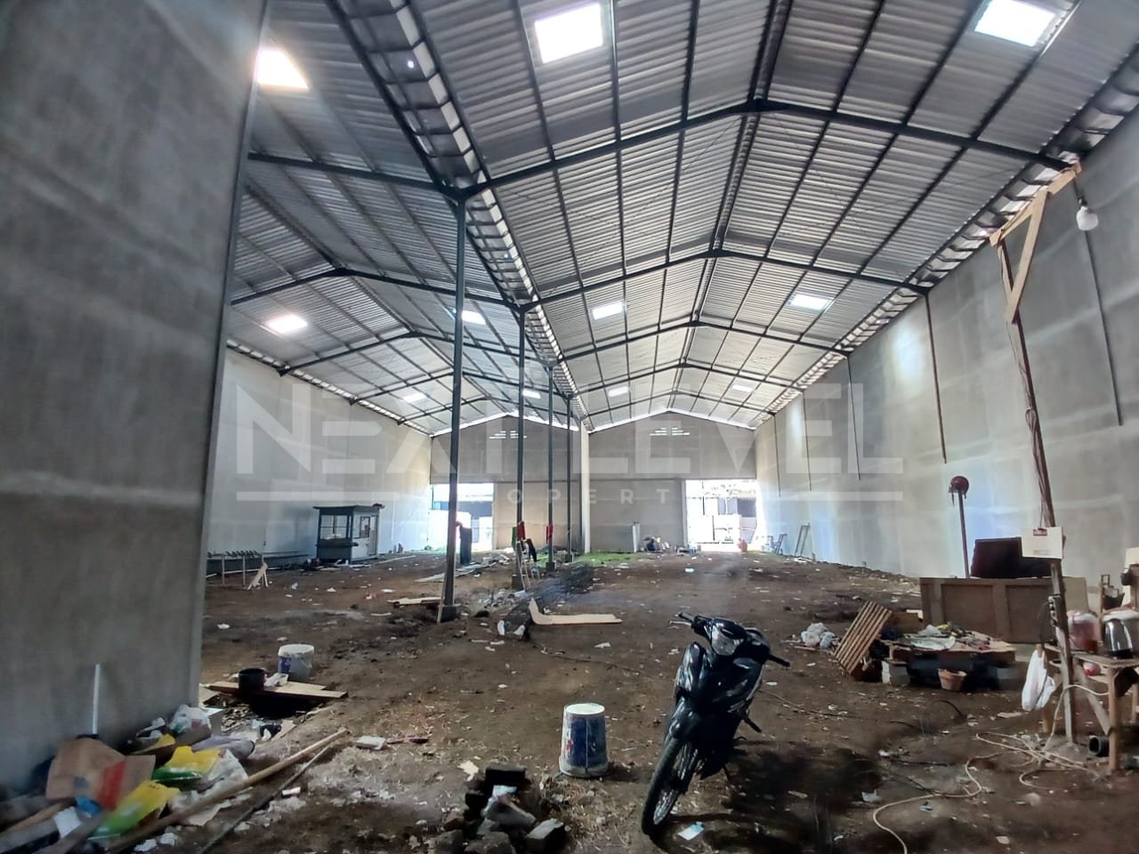 Disewakan gudang di margomulyo Surabaya barat