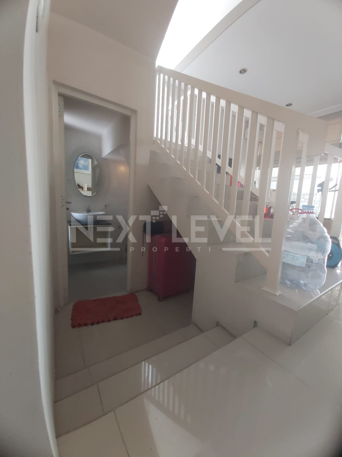 Disewakan rumah di royal residence Wiyung Surabaya barat