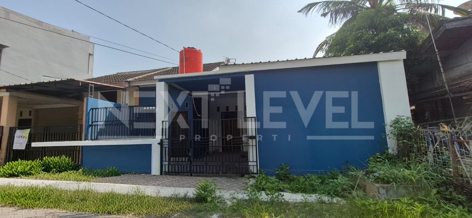 Rumah Baru renovasi  Murah, lokasi strategis berada di depan  Pusat kota Harapan Indah bekasi 