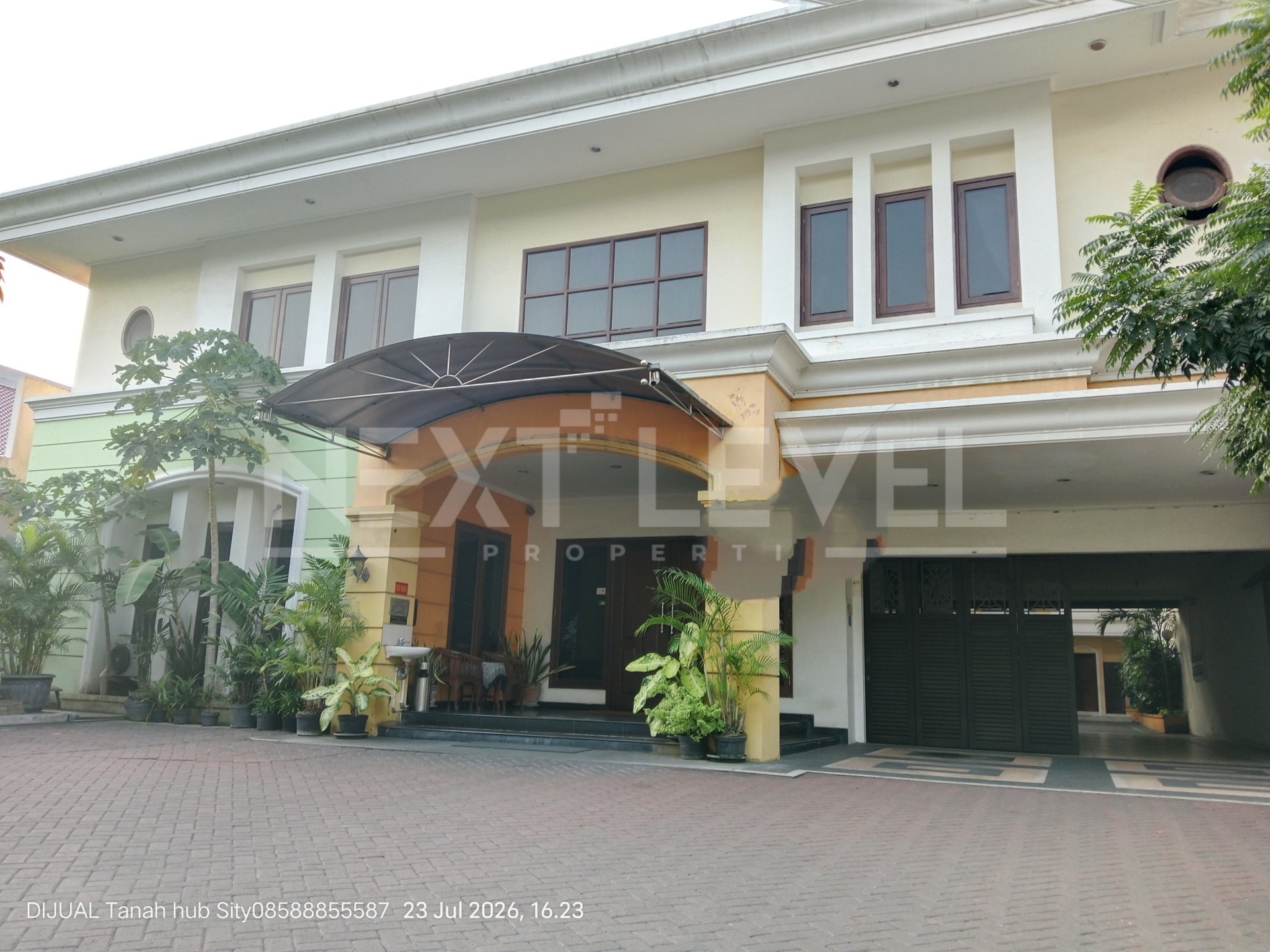 DIJUAL Rumah Besar & Bagus hitung tanah di Kertaja Surabaya Luas 1200m²