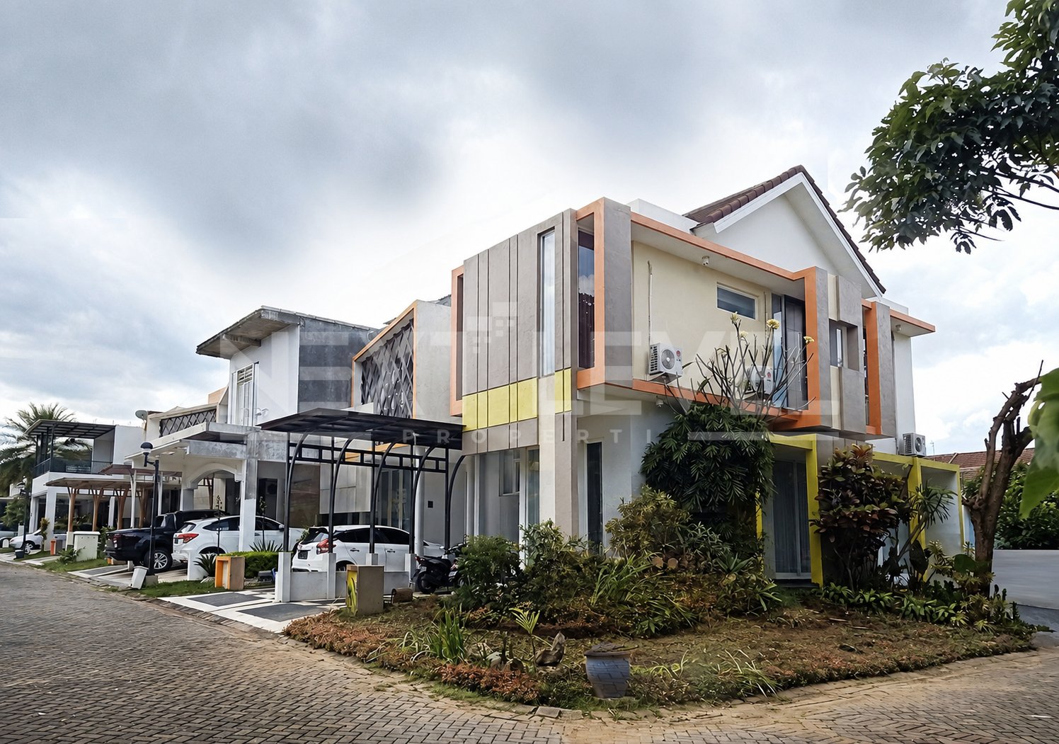 Rumah Mewah Permata Jingga Suhat Malang. Dekat Kampus UB, UM, Polinema, Matos, Sentra Kuliner RS UB. MLG00120