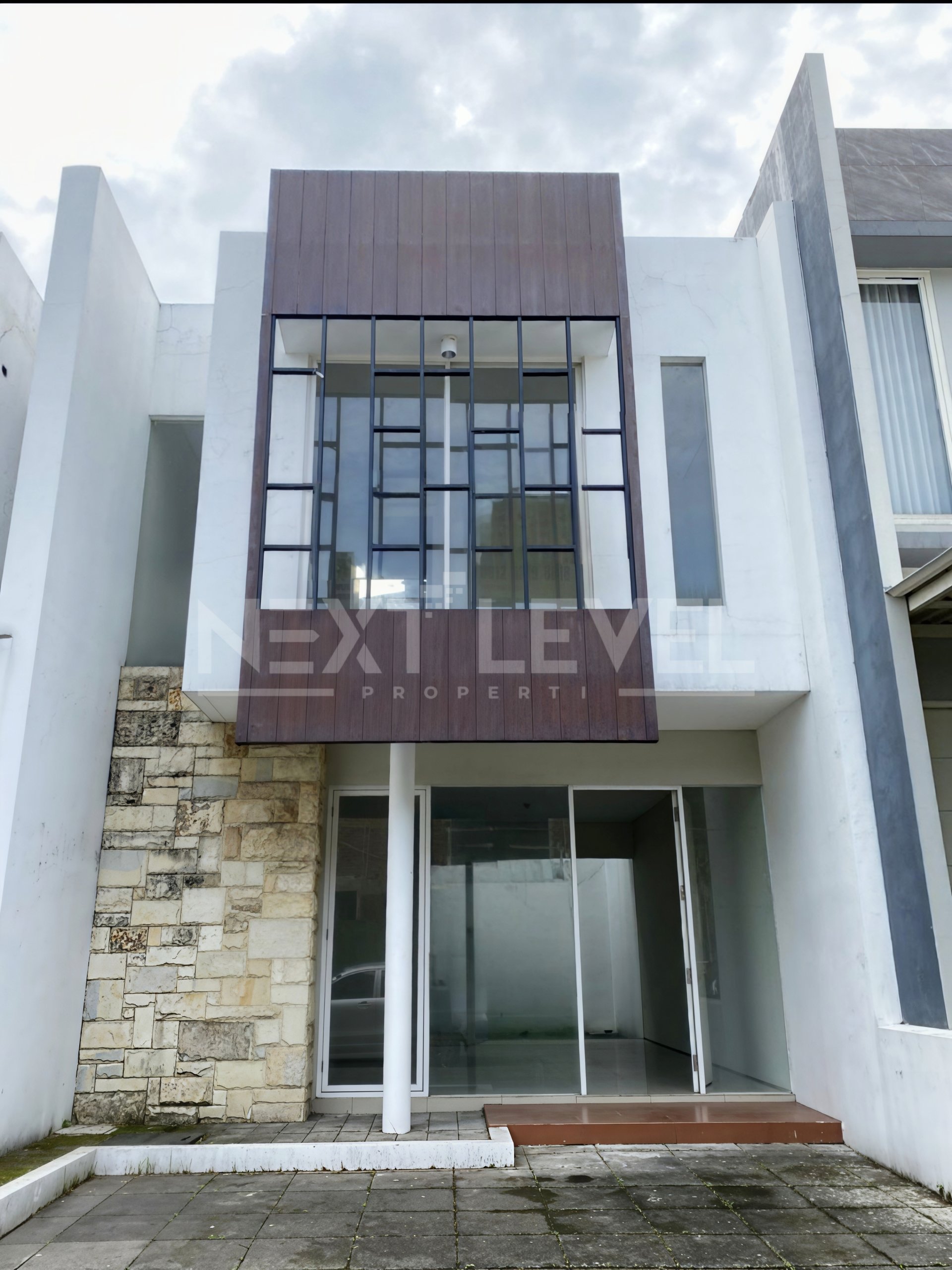 Dijual Rumah Royal Residence Wiyung Surabaya Dekat Danau