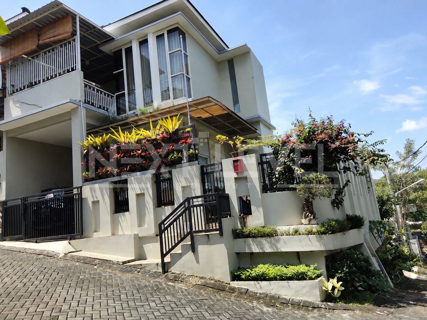 Rumah Modern 2 Lantai Grand Mahabharata Malang. Dekat Universitas Brawijaya, Universitas Islam Malang (UNISMA), Polinema, Matos. MLG00137