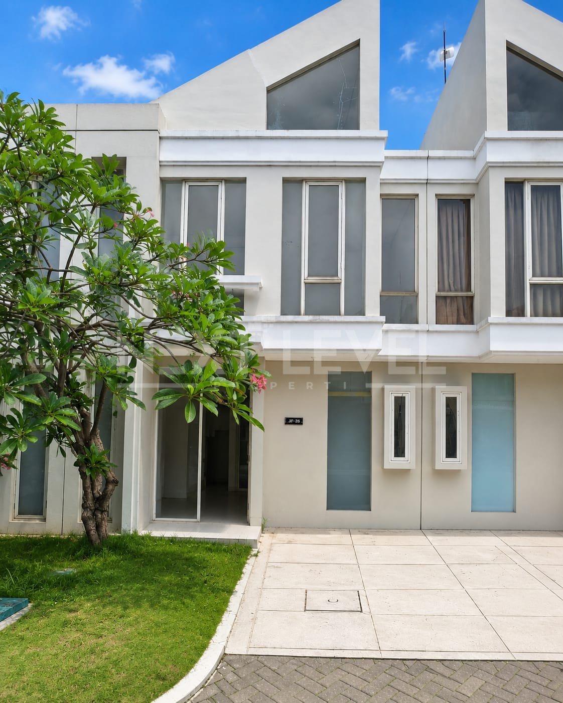 Dijual Rumah siap huni di Grand Pakuwon Cluster Adelaide