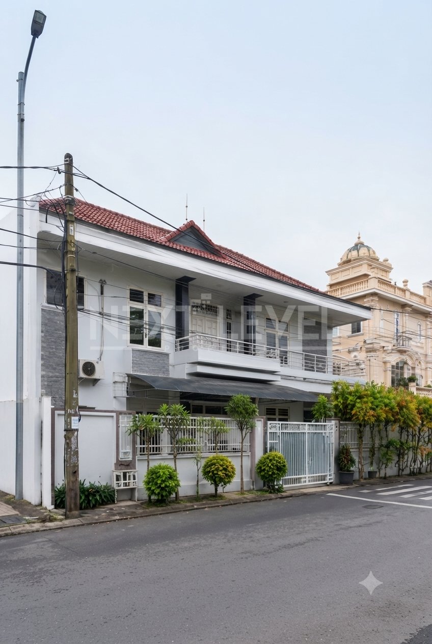 Jual cepat rumah huk di jalan utama Grand Galaxy City buat komersil