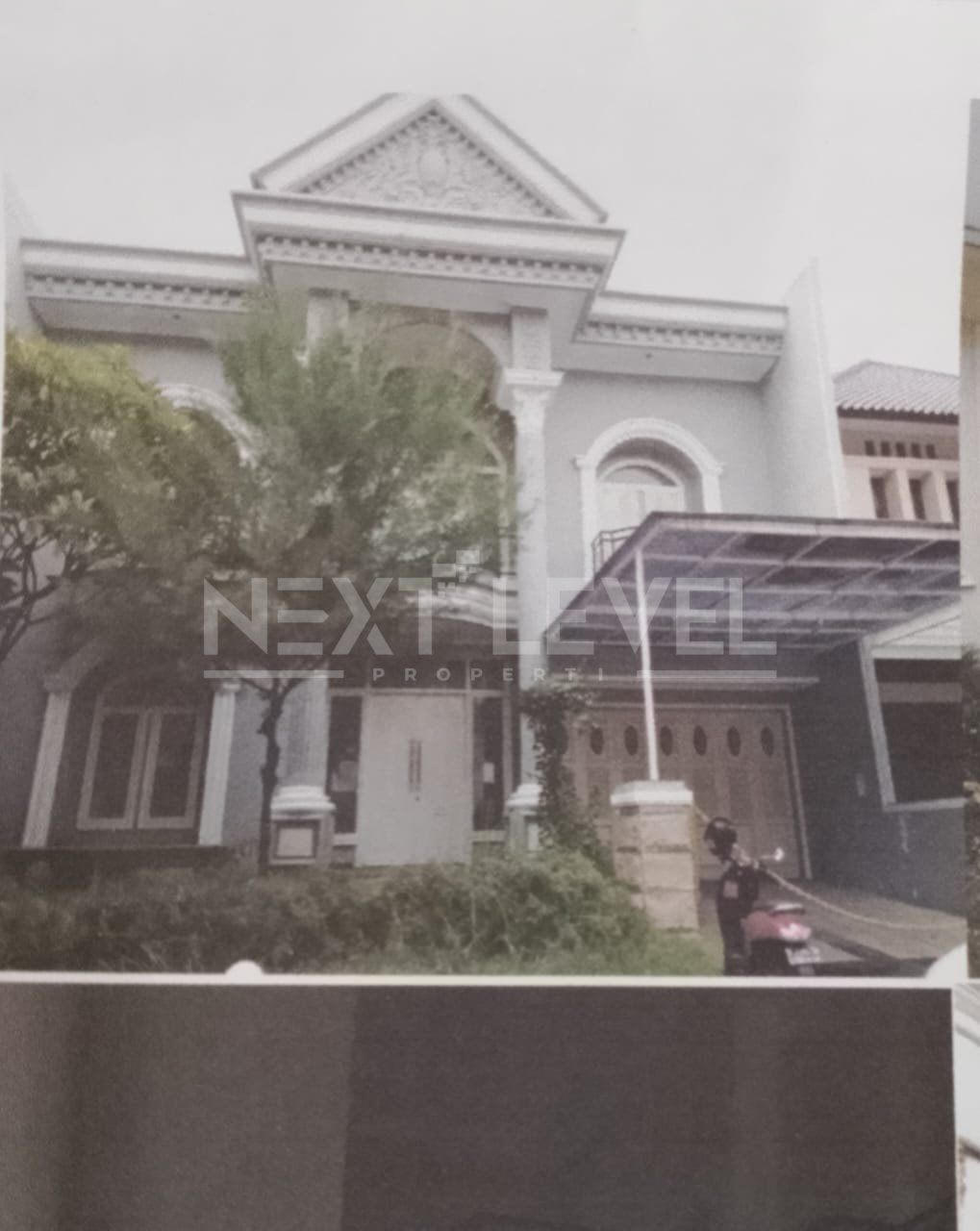 Villa Mewah Pakuwon Indah 2 Surabaya. Dekat Pakuwon Mall, Pakuwon Golf & Family Club, National Hospital, Universitas Ciputra, Tol Satelit.MLG00147