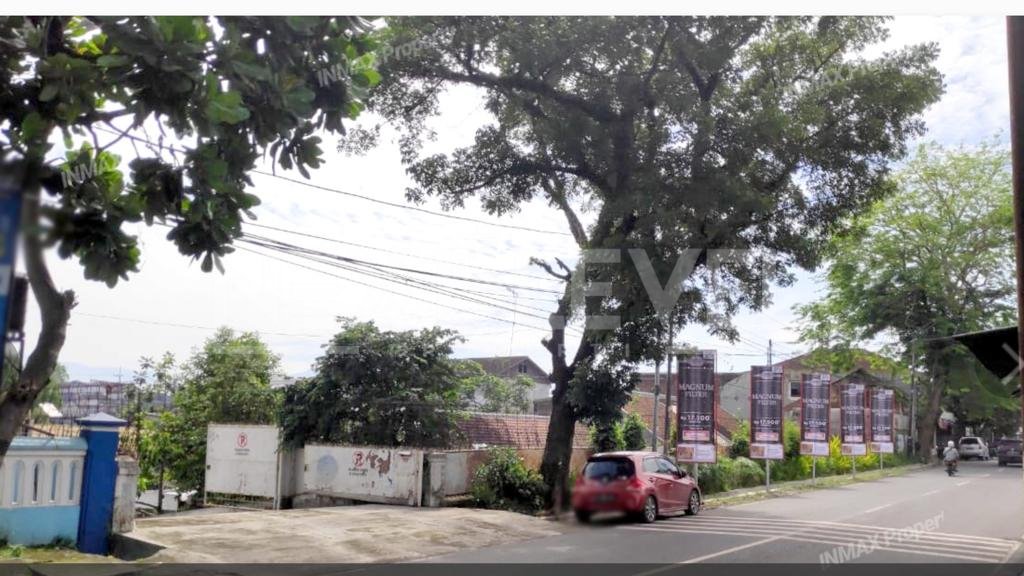 Rumah Mewah di Kawasan Elite Oro-Oro Dowo Malang. Dekat Ijen Boulevard, Balai Kota Malang, Alun-Alun Tugu, RS Lavalette, MOG, Stasiun Malang.MLG00149