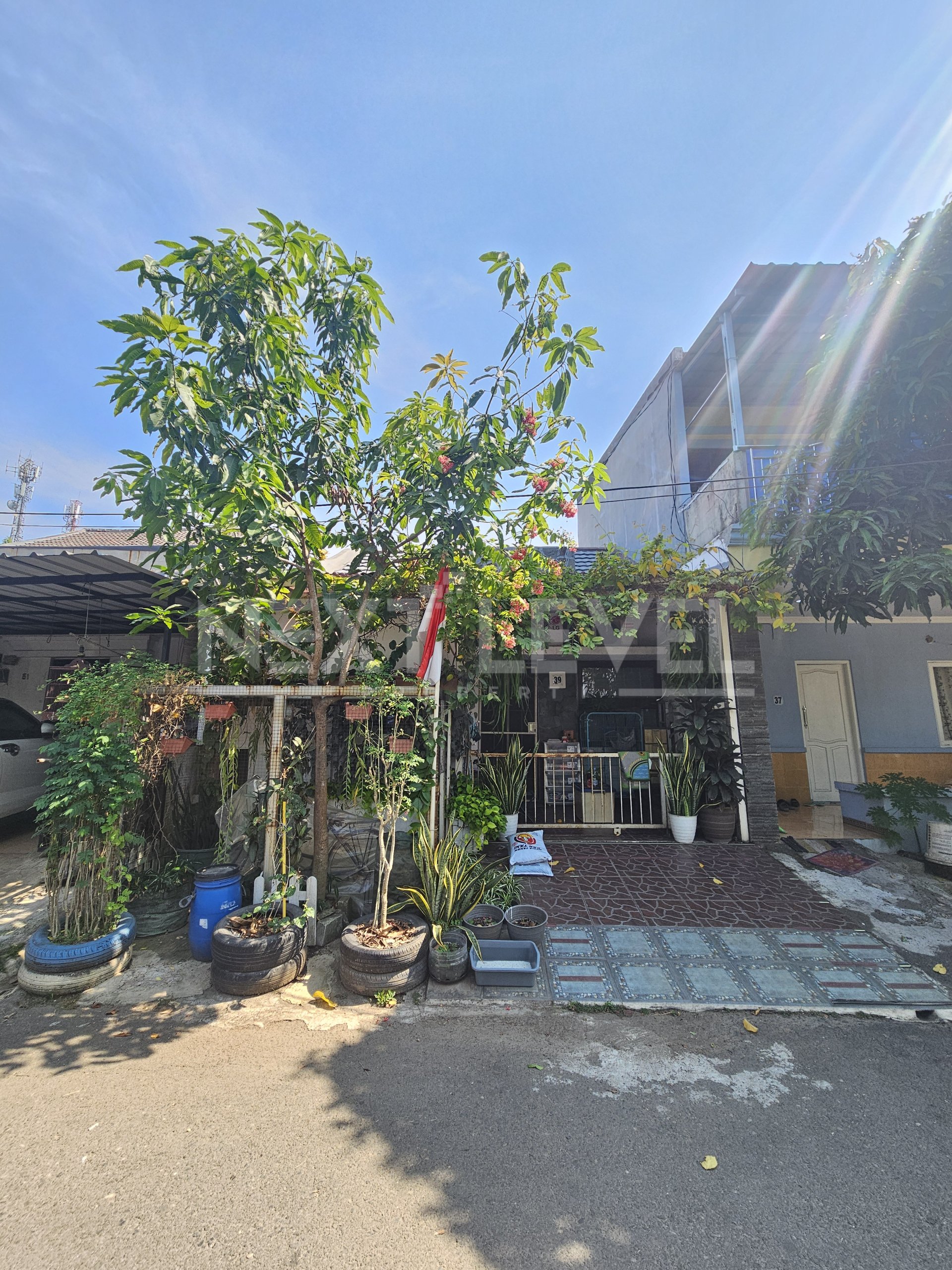 Rumah dengan fasum lengkap di Lippo Cikarang