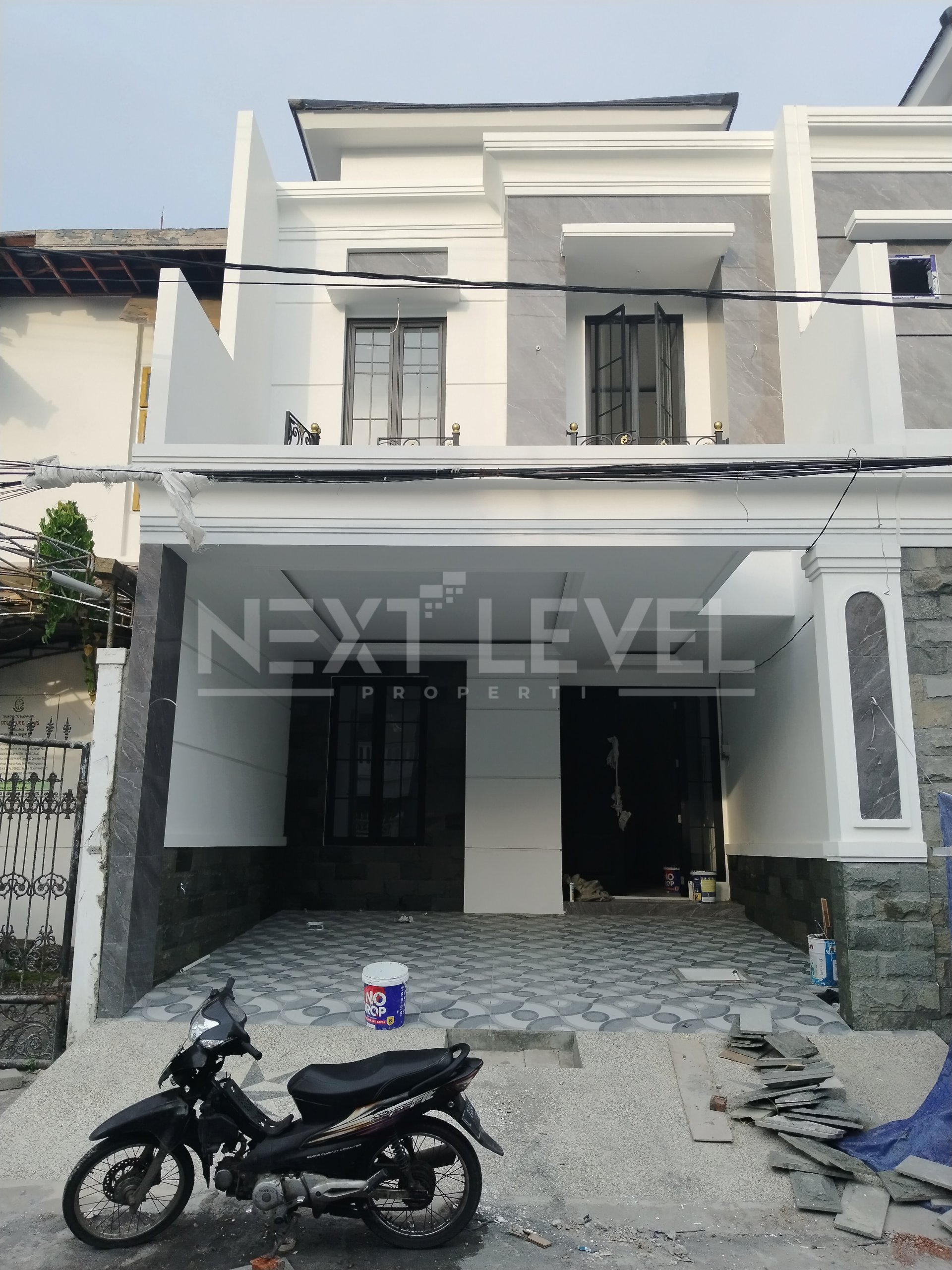 Rumah Mewah Baru Gress Surabaya Timur